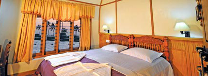 2 bed room houseboat