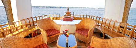 3 bed room houseboat